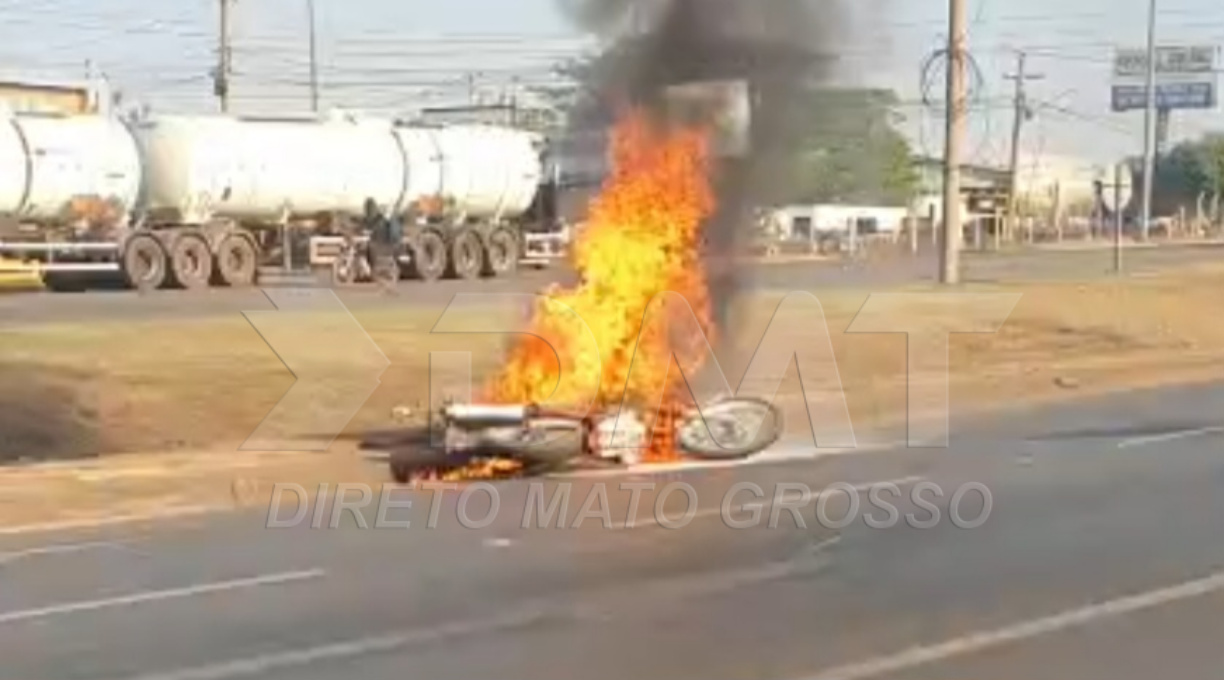 Derrapagem seguida de incêndio resulta em motociclista ferido na BR-364 em Rondonópolis 1