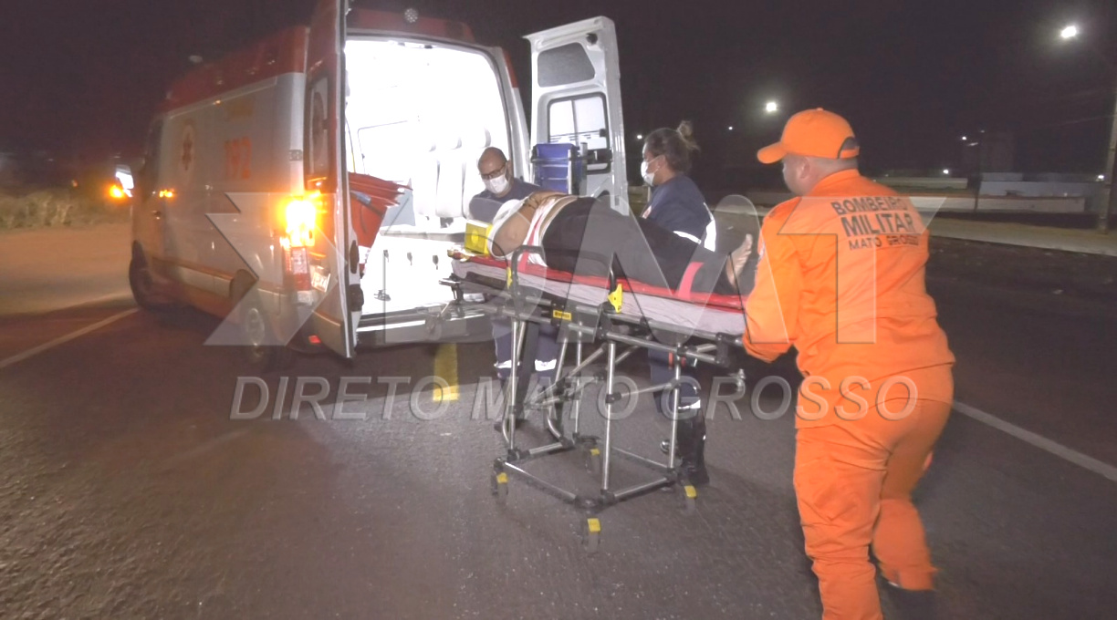 Colisão entre carro e moto deixa mulher ferida no Anel Viário 1