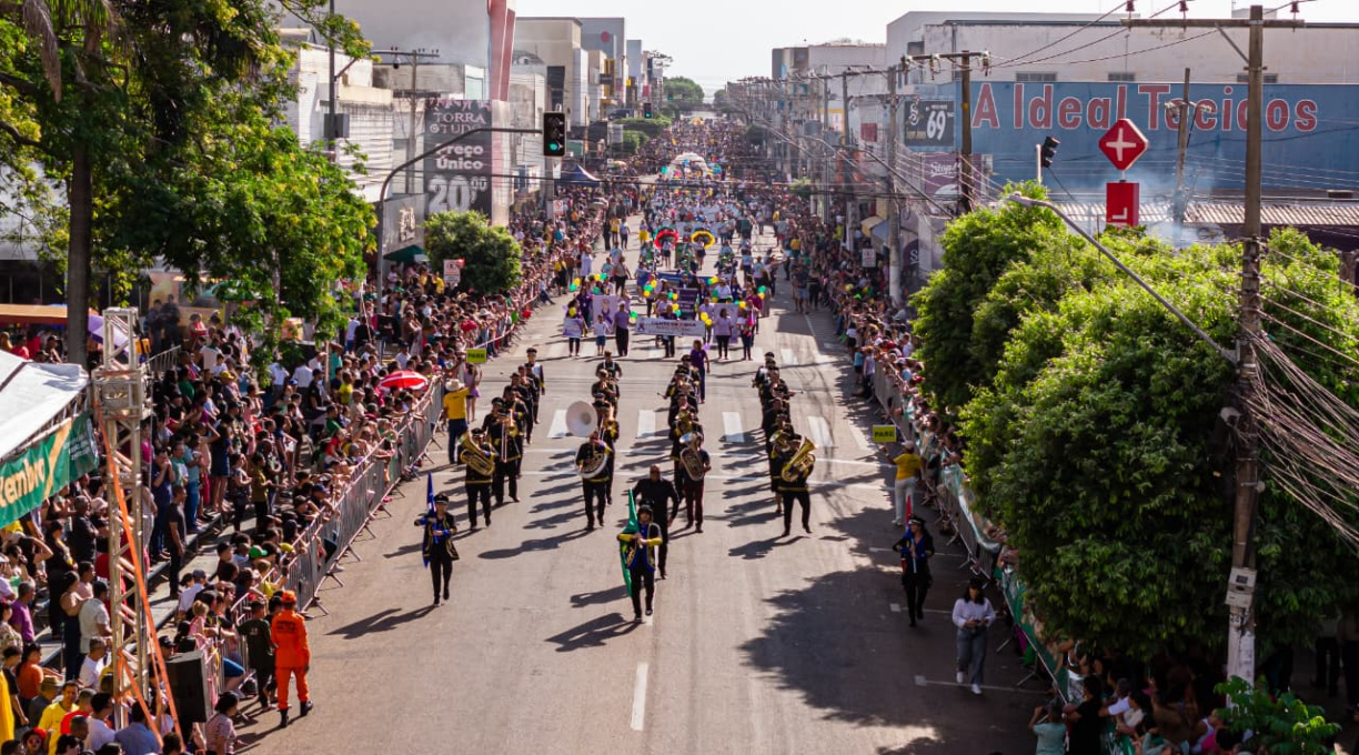 Milhares de rondonopolitanos celebraram a independência do Brasil neste domingo 1