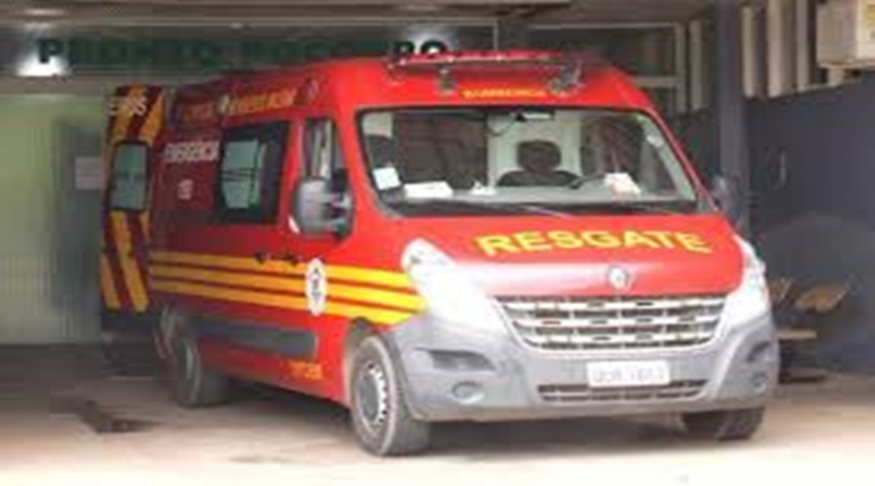 Passageira de carro é socorrida pelo Corpo de Bombeiros em estado grave após colisão com carreta 1