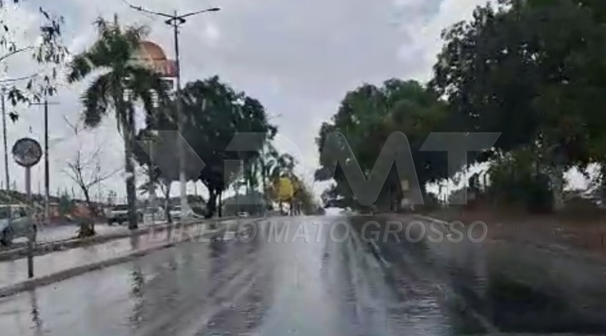 Em alguns pontos de Rondonópolis cai uma chuva leve, que ameniza o calor do rondonopolitano 1