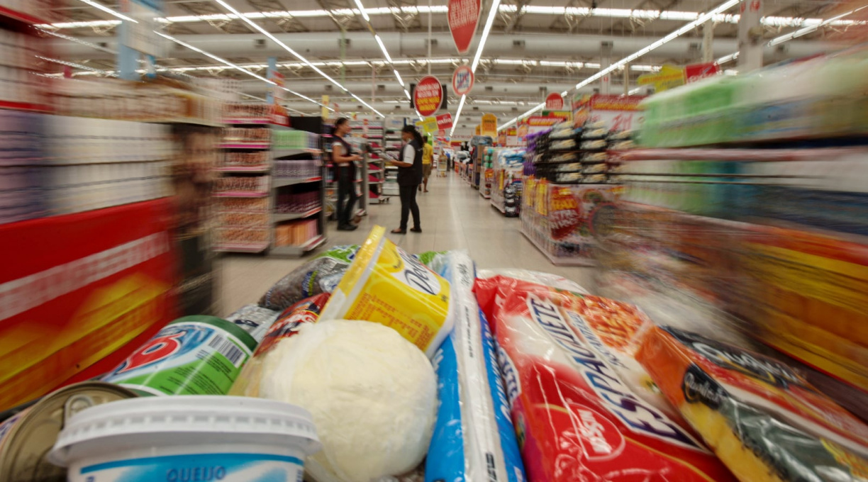 Brasil registra deflação pela primeira vez em um ano; queda foi a mais intensa desde 2022 1