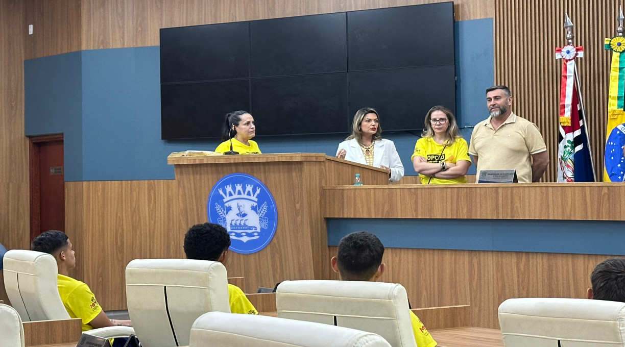 Adolescentes do socioeducativo participam do programa Câmara Tour 1