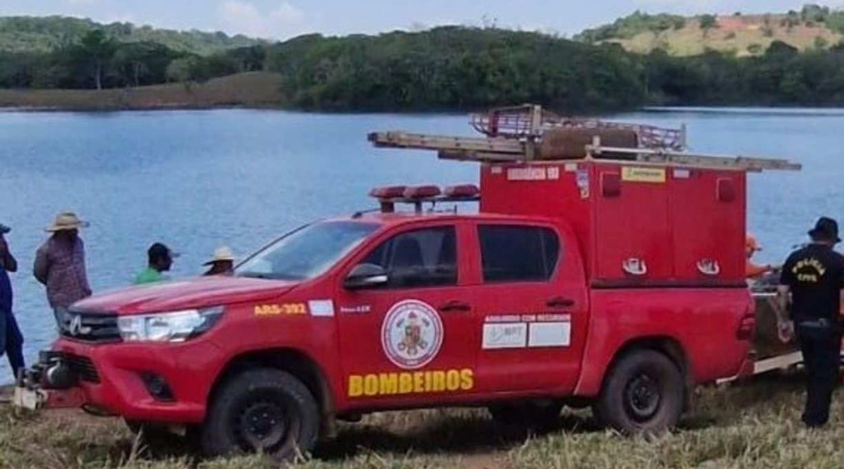 Bombeiros localizam corpos de pescadores que se afogaram em lago de represa 1