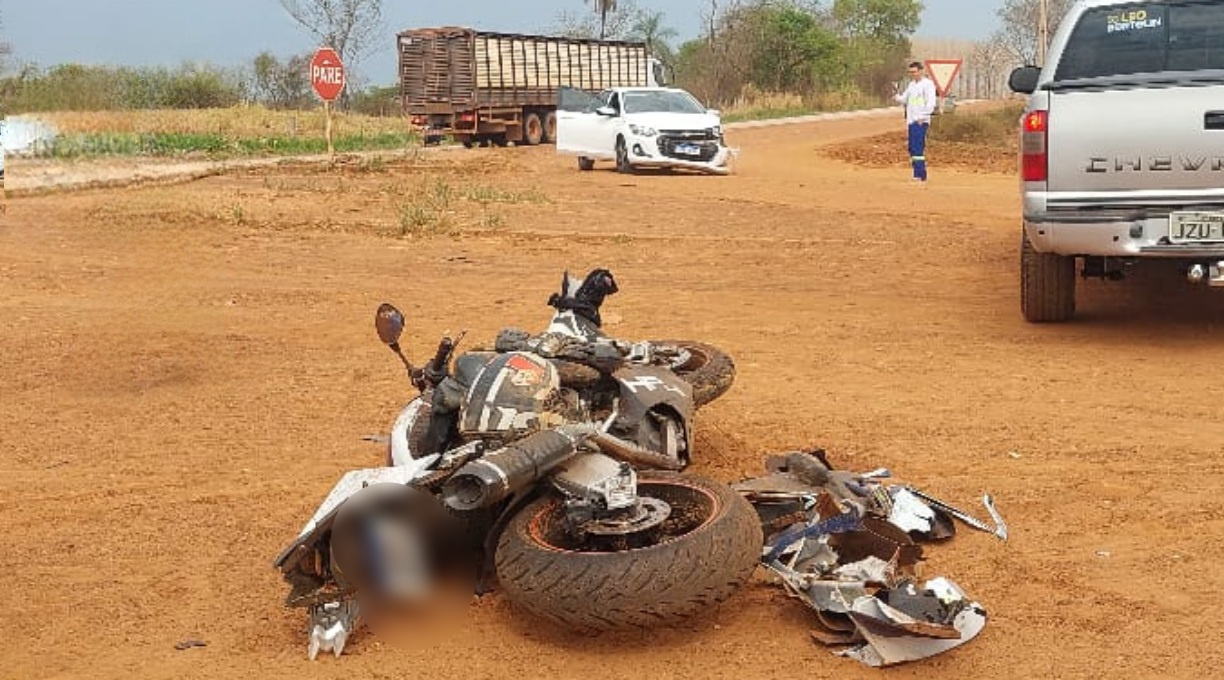 Homem em moto de alta cilindrada fica gravemente ferido após colidir com carro na MT-270, em Rondonópolis 1