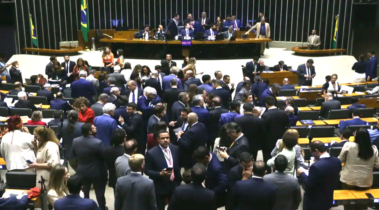 Câmara aprova isenção do IR para quem ganha até R$ 5 mil 1