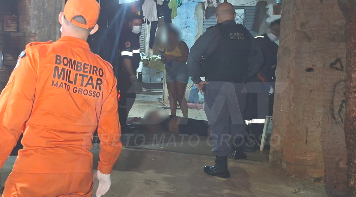 Mulher é socorrida pelo Samu após ser agredida com golpes de cadeira no bairro Parque São Jorge 1