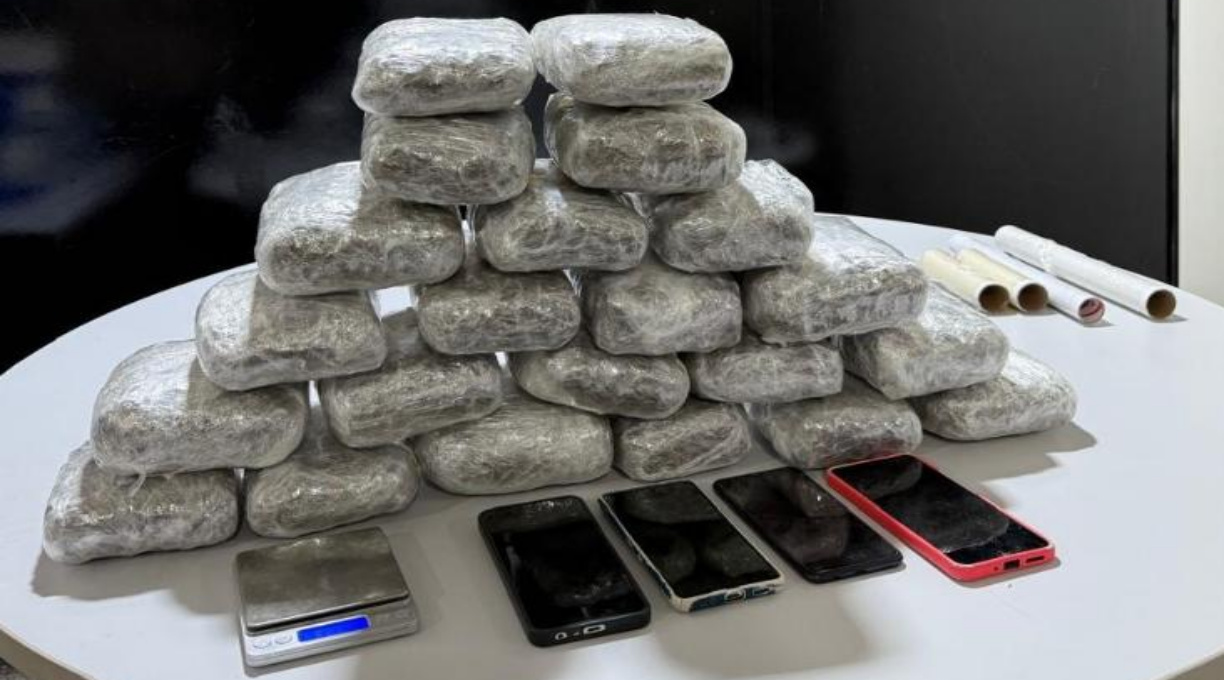 Polícia Civil apreende 22 tabletes de skunk e prende 4 pessoas em Cáceres 1