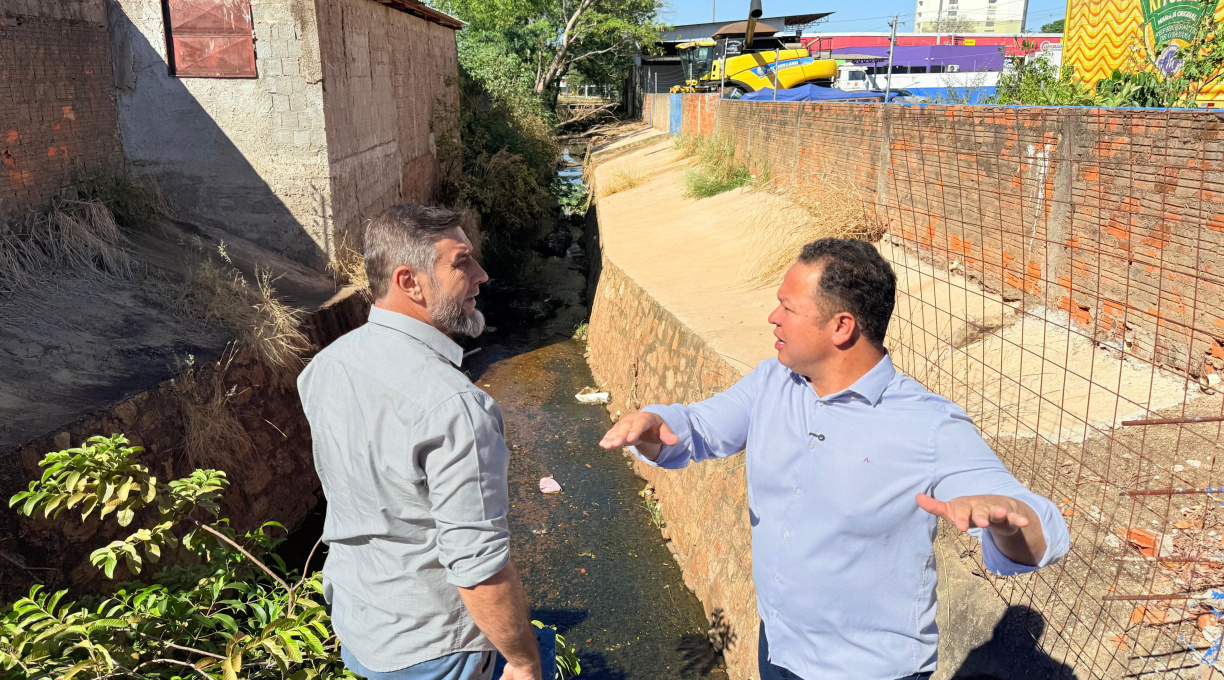 Prefeito e presidente da Câmara vistoriam drenagens pela cidade 1