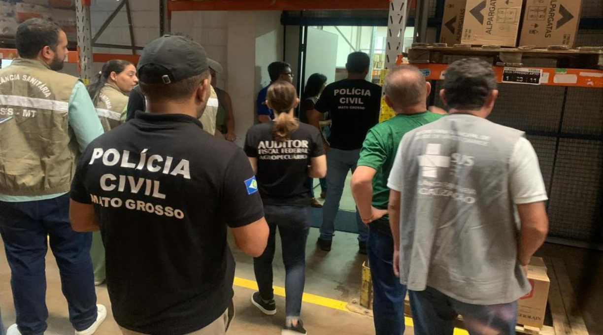 PC e Mapa fiscalizam distribuidora de Várzea Grande e retêm mais de 7 mil whiskies com suspeita de adulteração 1