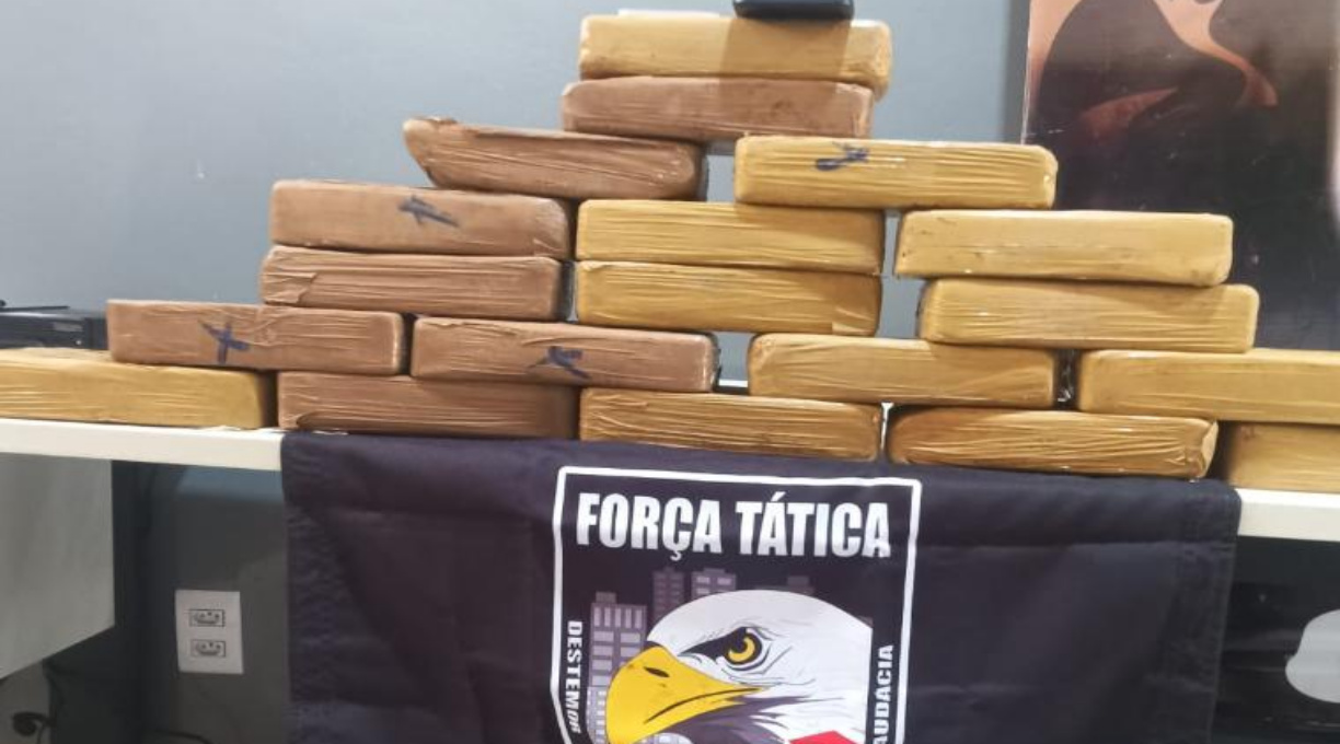 Força Tática da PM e PRF apreendem 19 tabletes de pasta base de cocaína em Várzea Grande 1
