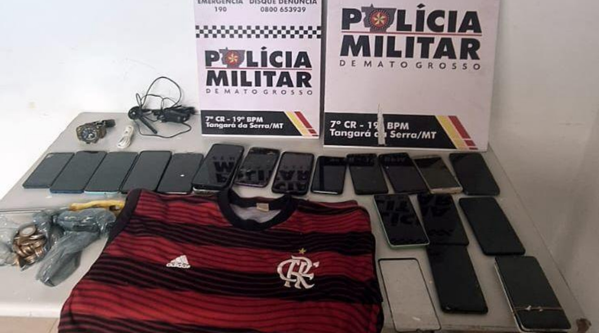 PM recupera 20 celulares e prende homem suspeito por furtos em lojas de Tangará da Serra 1