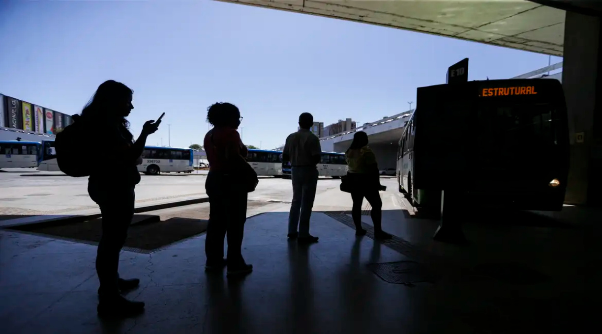 Nove em cada 10 mulheres já sofreram violência ao se deslocar à noite 1