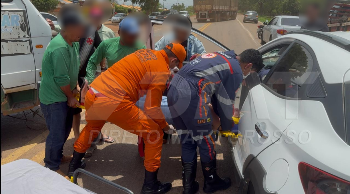 Colisão envolvendo dois veículos de passeio e um de carga na MT-130 em Rondonópolis resulta em duas pessoas feridas 1