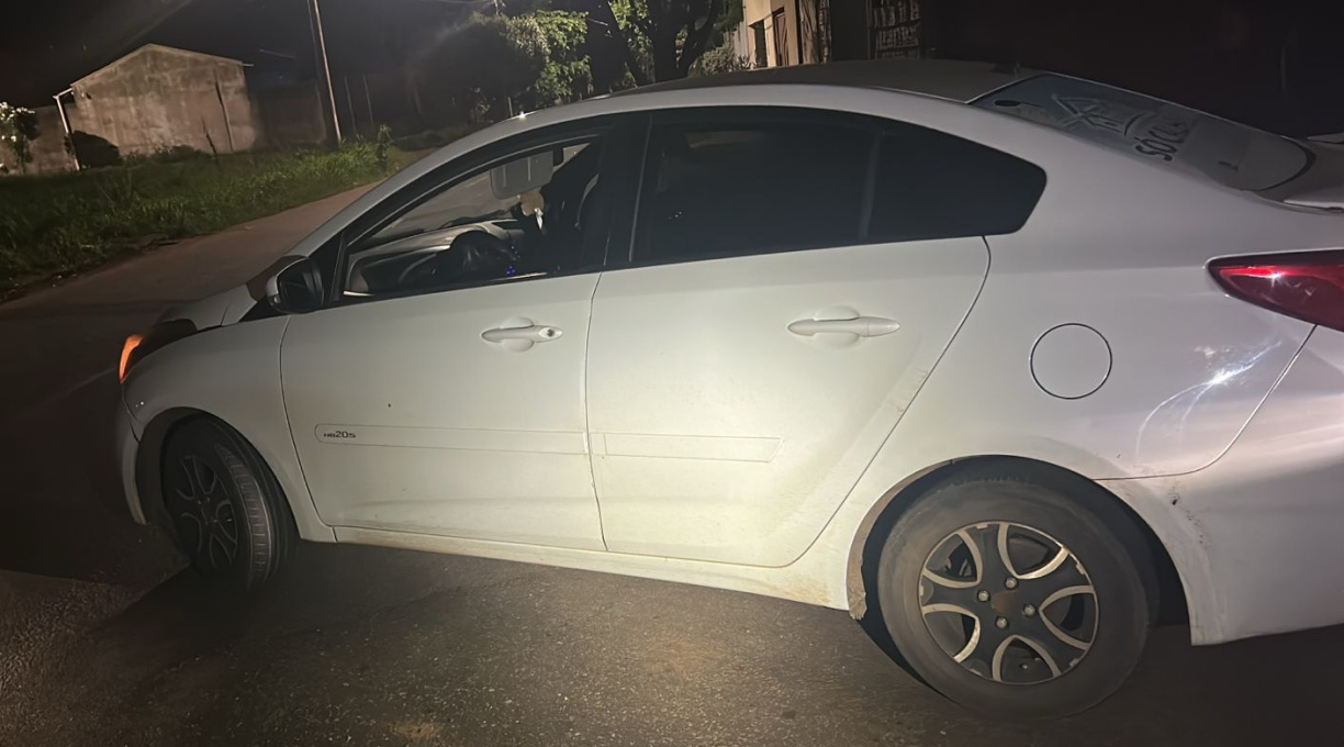 Dupla com passagens criminais é presa pelo GAP com carro adulterado ao tentar fugir de abordagem 1