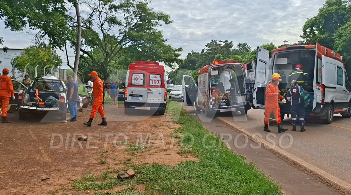 Colisão traseira seguida de tombamento entre um caminhão e uma Fiat Strada resultou em cinco pessoas feridas na MT-270, em Rondonópolis 1