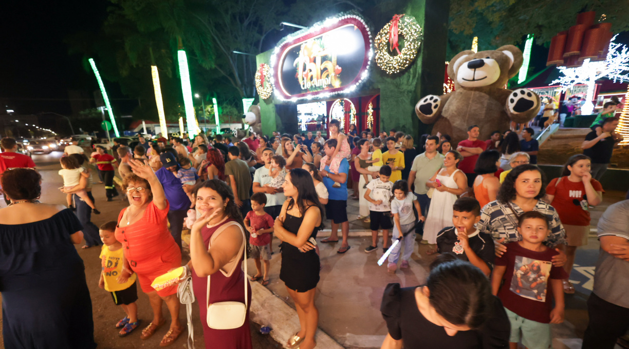 Decoração de Natal valoriza Centro e ajuda a fomentar vendas no comércio 1