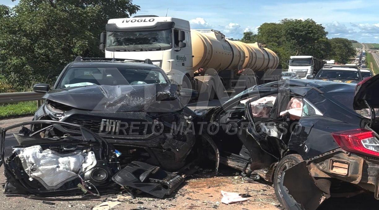 Colisão entre dois veículos na BR-163 em Rondonópolis deixa cinco pessoas feridas, três delas em estado grave 1