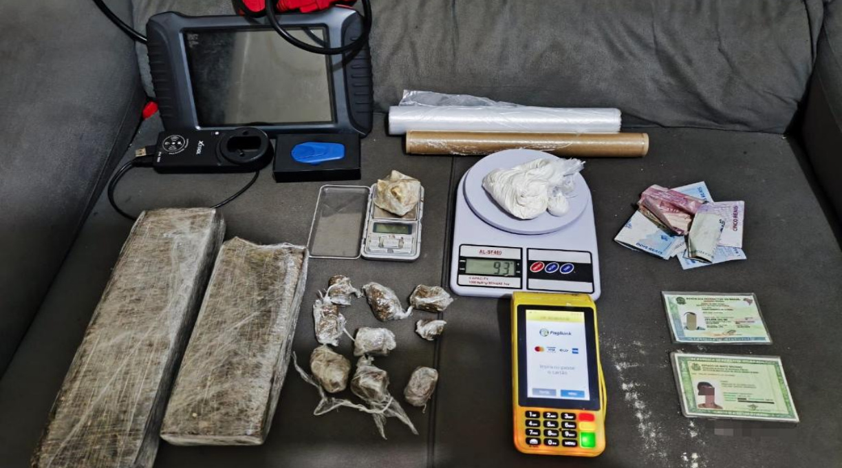 Companhia Raio prende dois homens com tabletes e porções de maconha 1