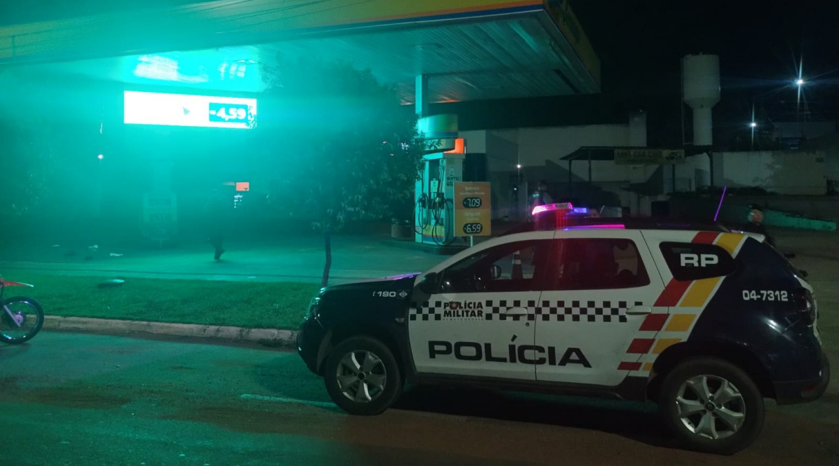 Militares do 5º BPM agem rapido e predem em flagrante criminoso que tentava atear fogo em posto de combustíveis 1