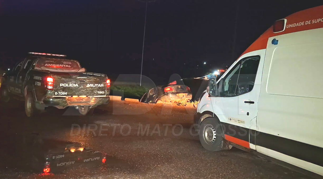 Mulher e criança são socorridas pelo Samu após carro cair em vala na BR-364 em Rondonópolis 1