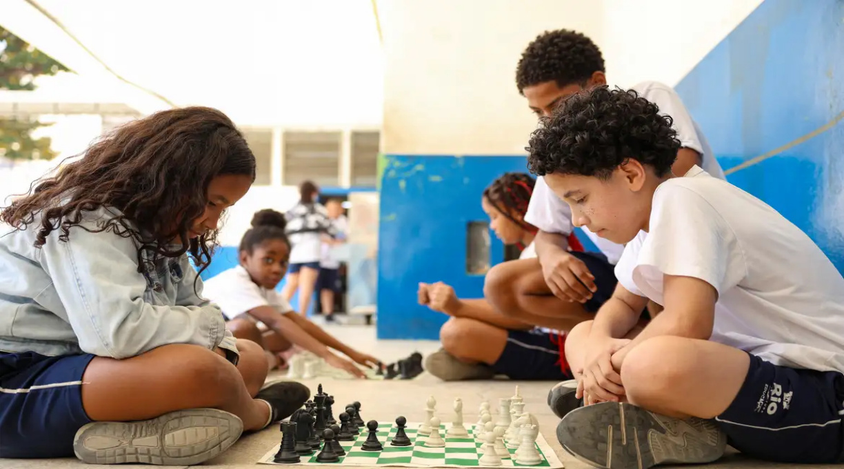 MEC fará pesquisa sobre impacto da restrição de celular nas escolas 1