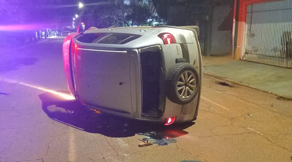 PM prende em flagrante jovem por embriaguez ao volante, após colisão seguida de capotamento na Coophalis 1