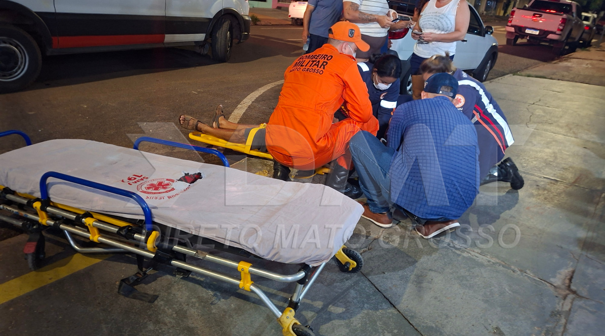 Motorista tenta dar "tranco" em carro na contramão e colide em motociclista 1