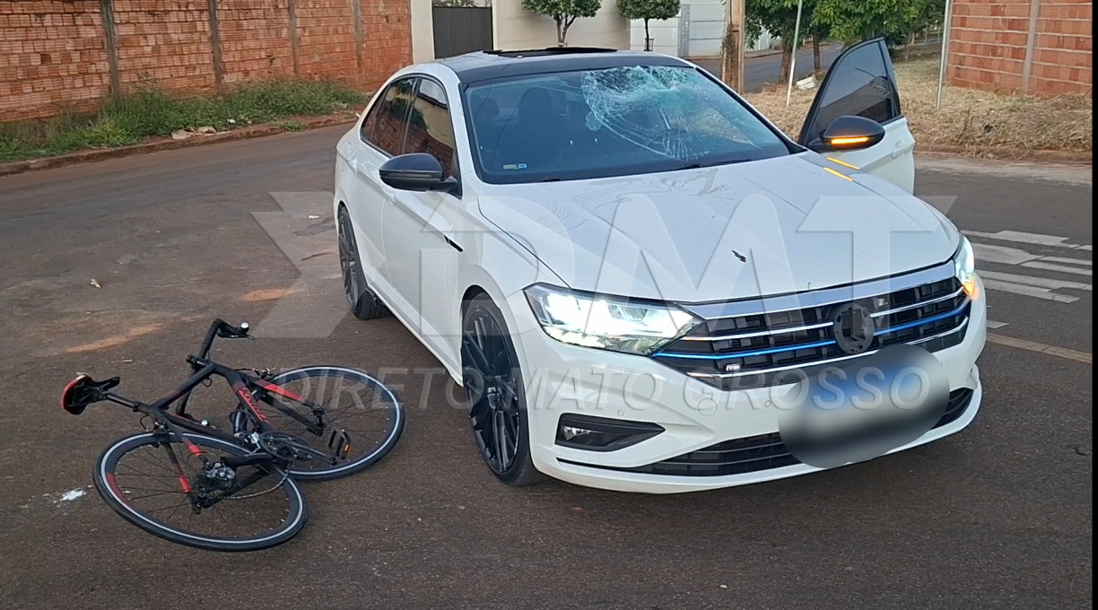 Ciclista fica em estado grave e é intubado após ser atingido por carro no bairro Jardim da Mata 1