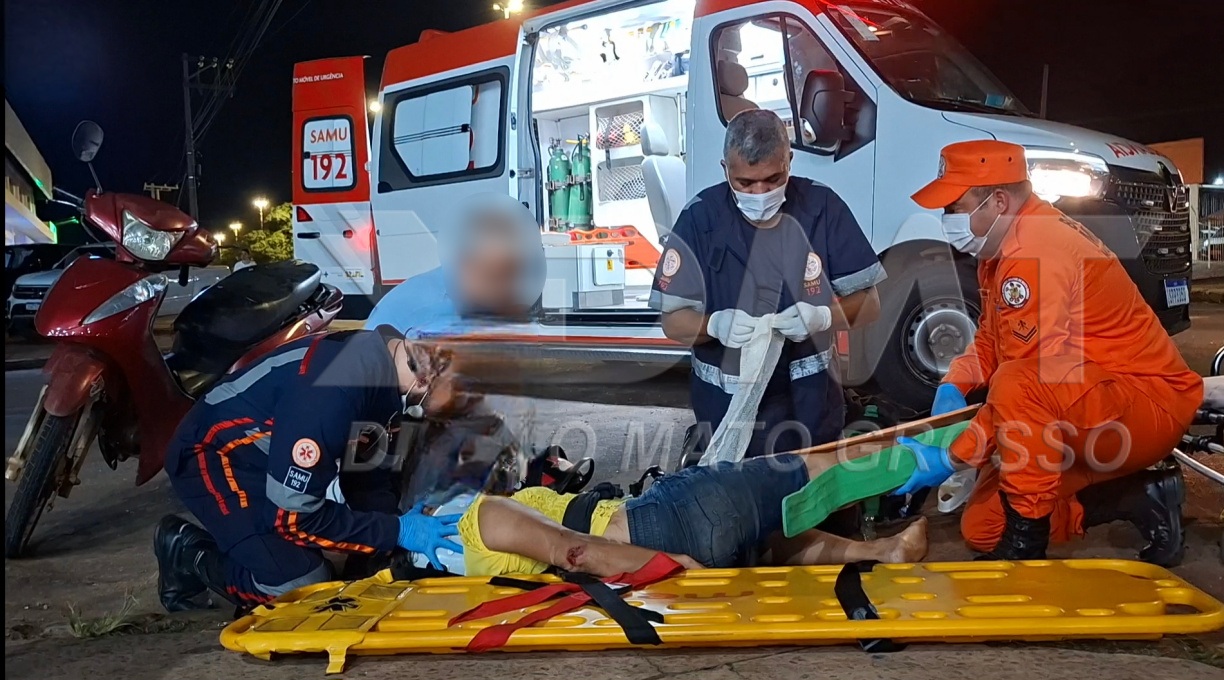 Mulher sofre fraturas na perna ao ter moto atingida por motorista na Presidente Médici 1