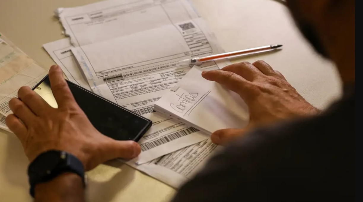 Salário mínimo de R$ 1.621 começa a ser pago nesta segunda 1