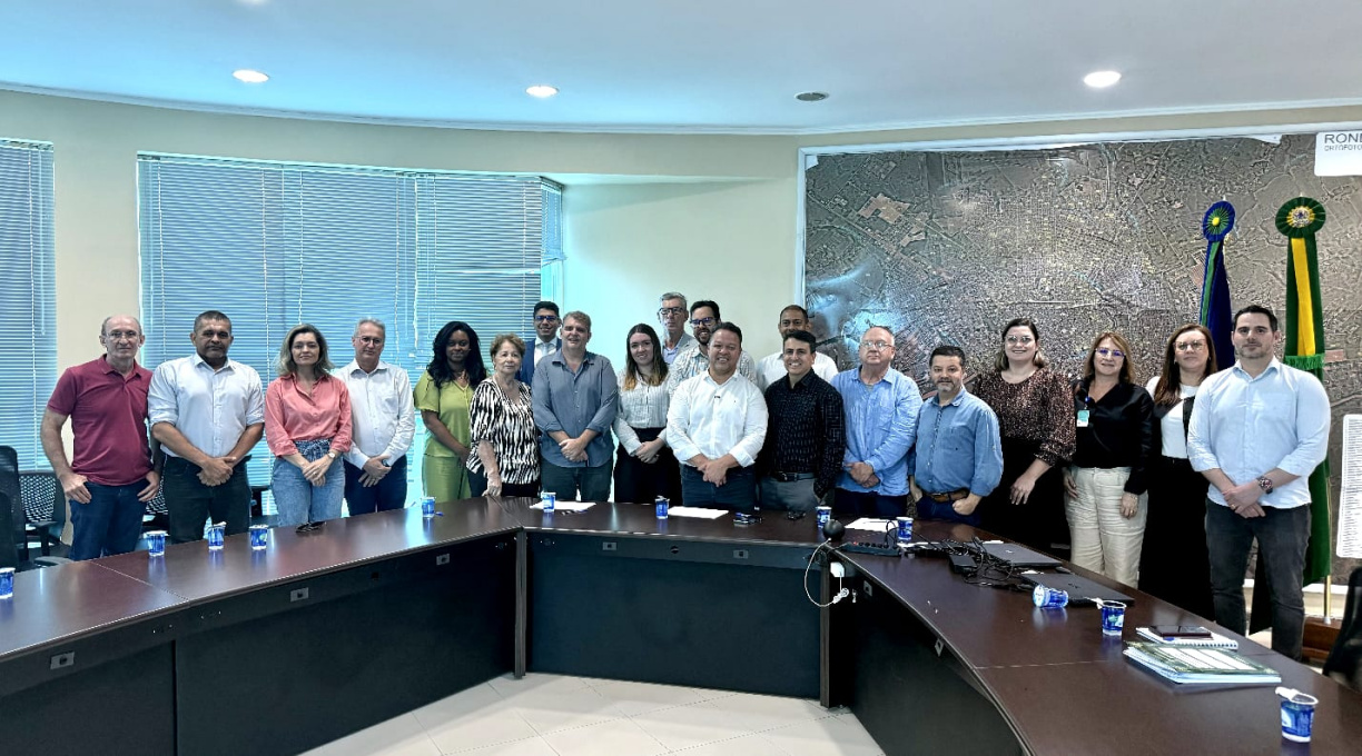 Prefeito recebe Santa Casa para discutir soluções de financiamento para a instituição 1