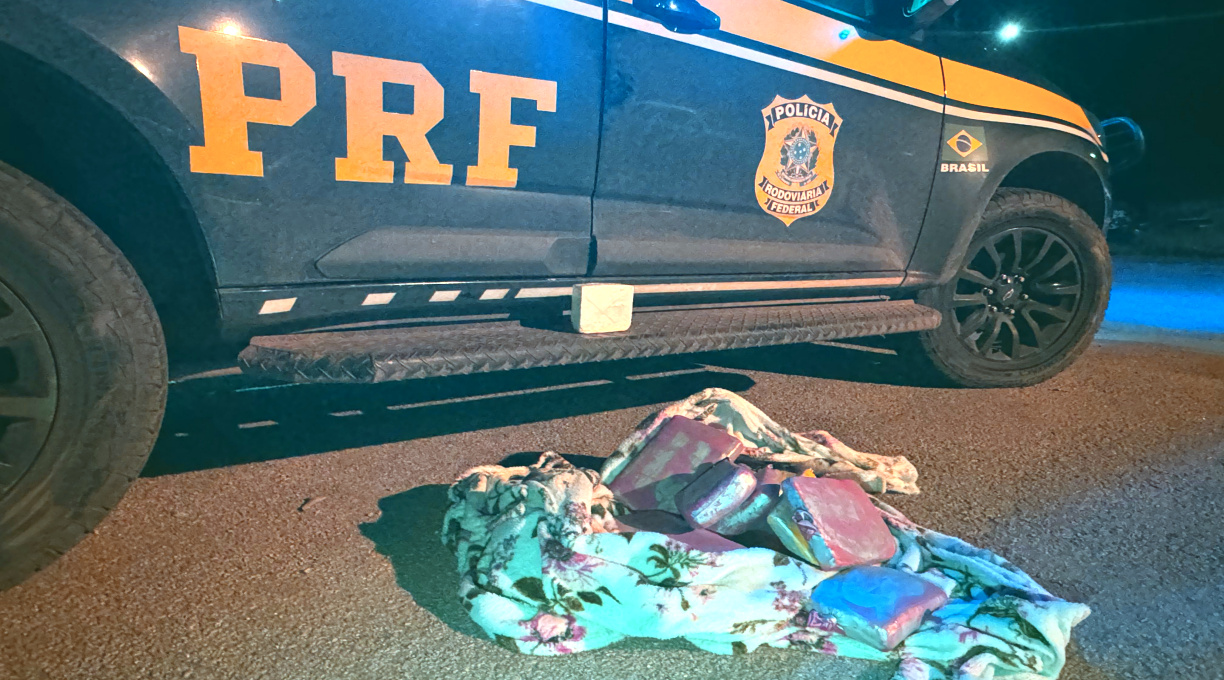 PRF prende duas mulheres na BR-364, em Rondonópolis, por tráfico de drogas e apreende cerca de 11 kg de entorpecentes 1