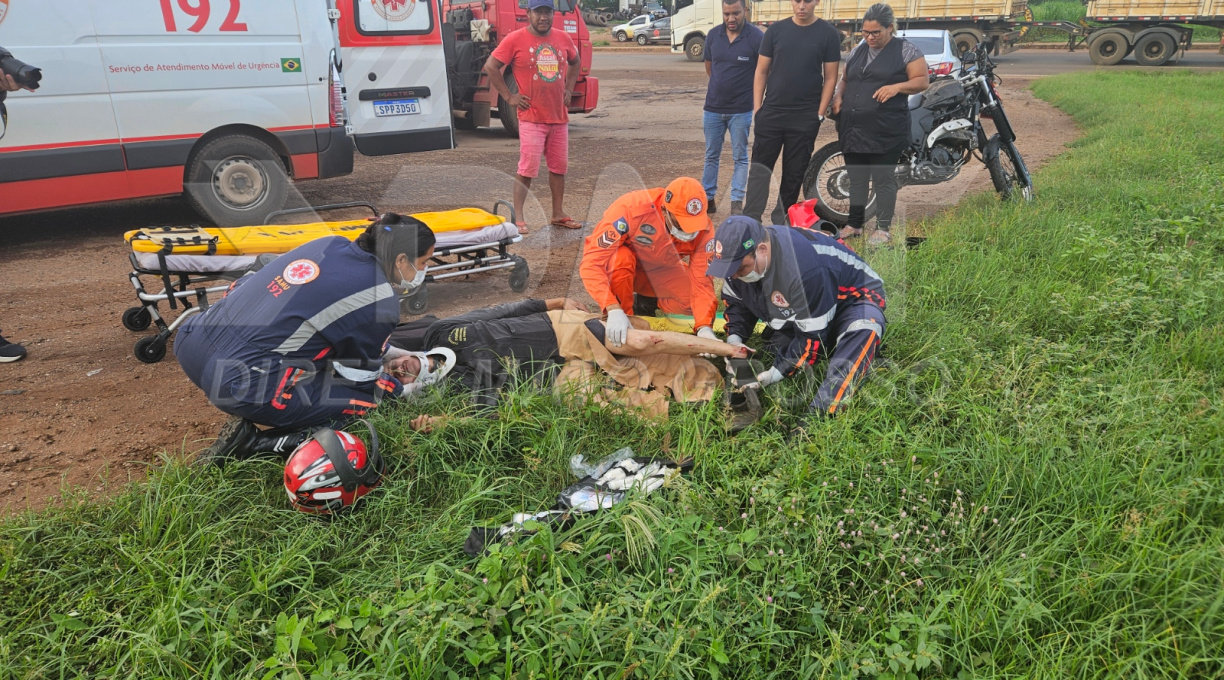 Colisão entre moto e caminhonete na BR-364, em Rondonópolis, resulta em fraturas em idoso 1
