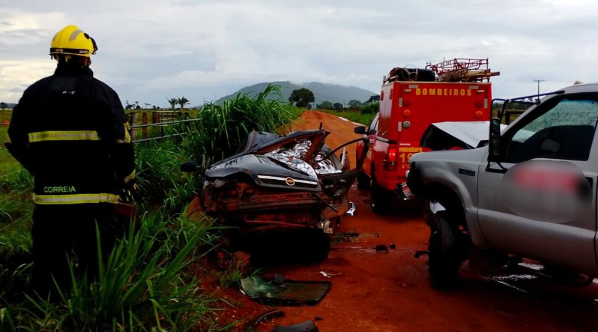 Corpo de Bombeiros socorre vítima e realiza desencarceramento de corpo após grave acidente 1