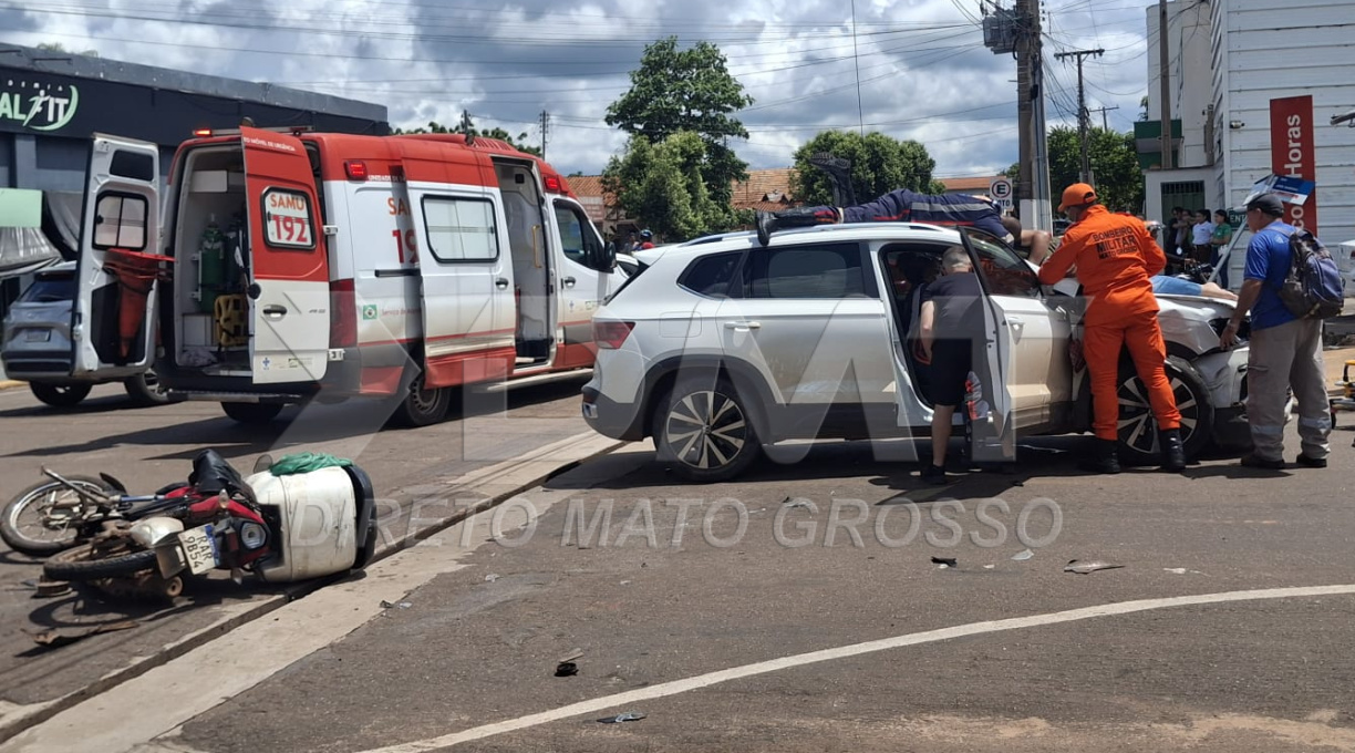 Colisão de Alto impacto no centro de Rondonópolis entre moto e carro deixa motociclista atravessado em para-brisas 1