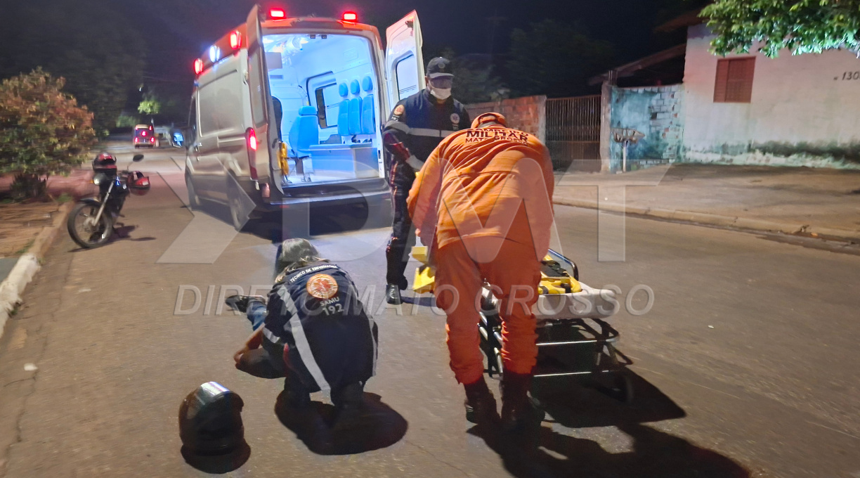 Jovem é socorrido pelo Samu após colisão envolvendo motos na Vila União 1