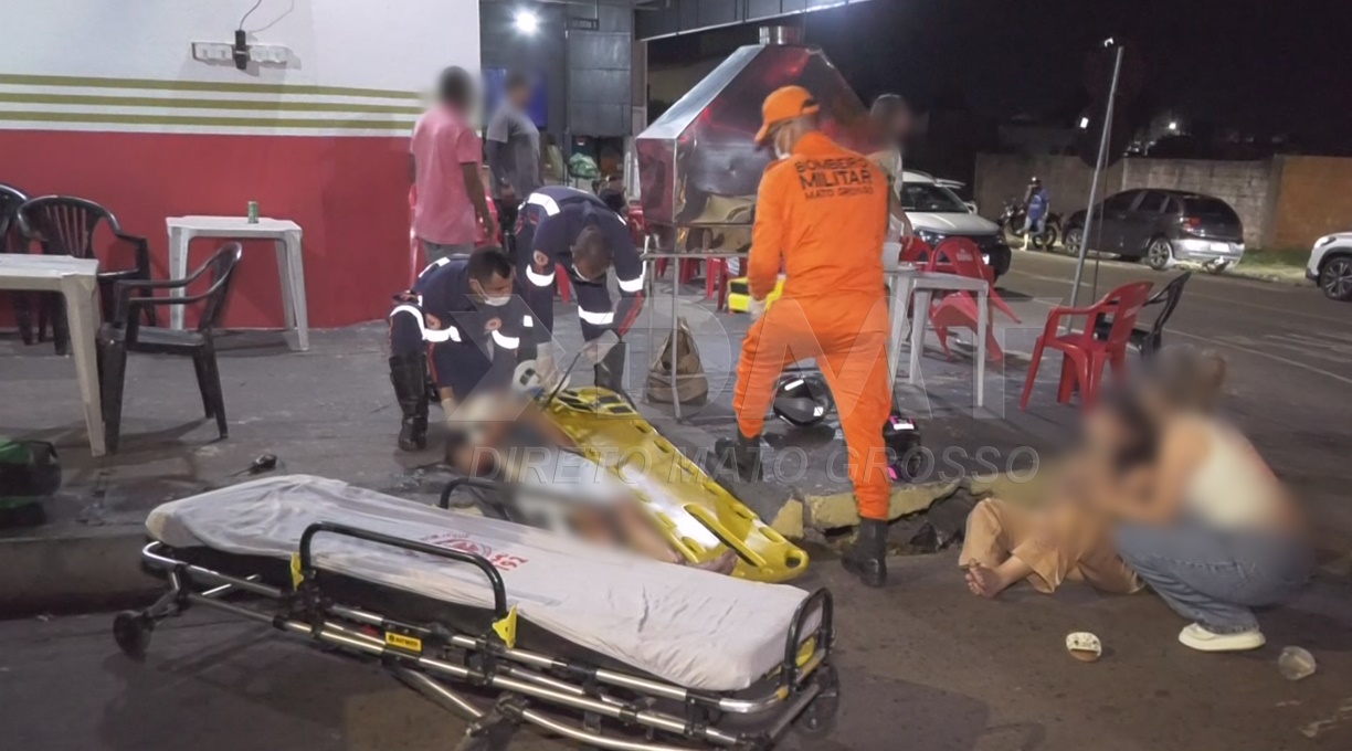 Condutor de moto e passageira ficam feridos após invadirem preferencial e colidirem em carro no Jardim Tropical 1