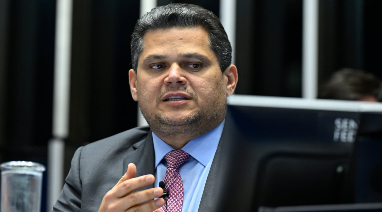 Alcolumbre dá seguimento à quebra de sigilos de Lulinha aprovada pela CPMI do INSS 1