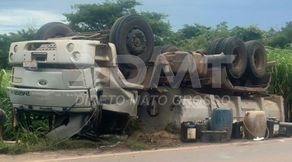 Ultrapassagem indevida de motorista de automóvel no Anel Viário causa tombamento de dois veículos de carga e deixa uma pessoa ferida 1