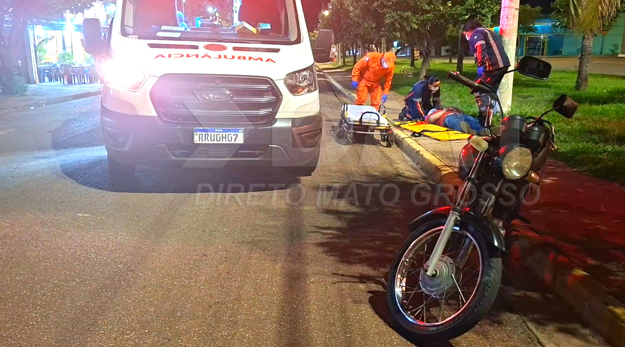 Motociclista é encaminhado ao Hospital Regional após colidir contra poste na Irmã Bernada no Conjunto São José 1