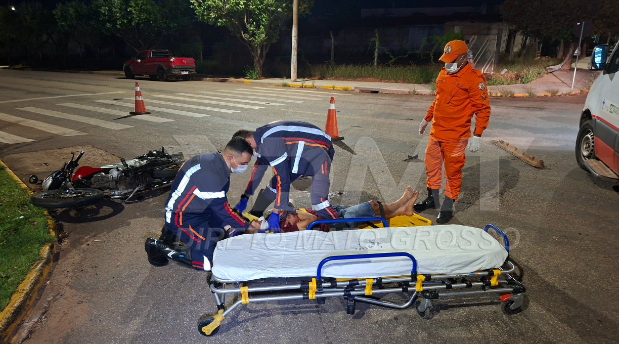 Durante uma possível manobra conhecida como "Grau" motociclista é atingido por carro e fica ferido 1