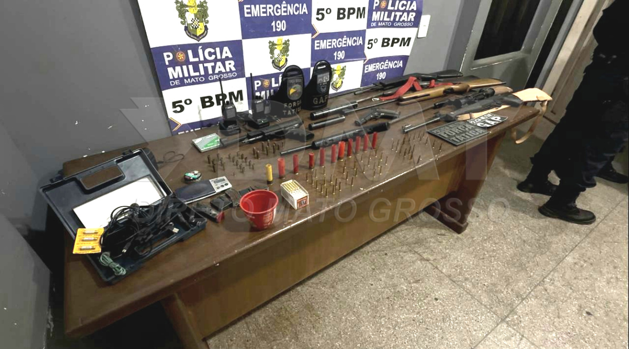 Após denúncia GAP prende indivíduo e apreende varias armas de fogo e munições em região rural de Rondonópolis 1