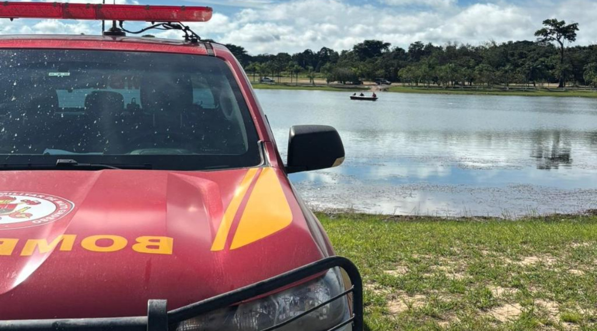 Bombeiros resgatam corpo de adolescente após afogamento em lago 1 Bombeiros resgatam corpo de adolescente após afogamento em lago 1