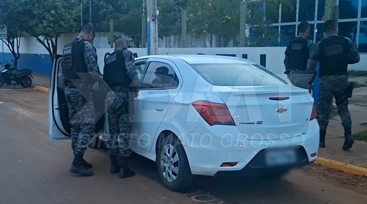 Polícia investiga possível tentativa de homicídio após carro ser crivado por tiros em frente a uma escola em Rondonópolis 1