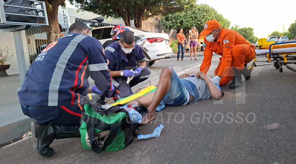 Motociclista sofre fratura na perna após colidir na traseira de carro estacionado no Cidade Natal 1 Motociclista sofre fratura na perna após colidir na traseira de carro estacionado no Cidade Natal 1