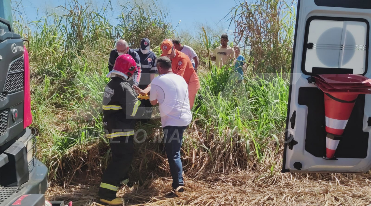 Após quatro dias desaparecido, jovem é encontrado embaixo de uma picape capotada às margens da BR-364, entre Rondonópolis e Pedra Preta 3 Após quatro dias desaparecido, jovem é encontrado embaixo de uma picape capotada às margens da BR-364, entre Rondonópolis e Pedra Preta 3