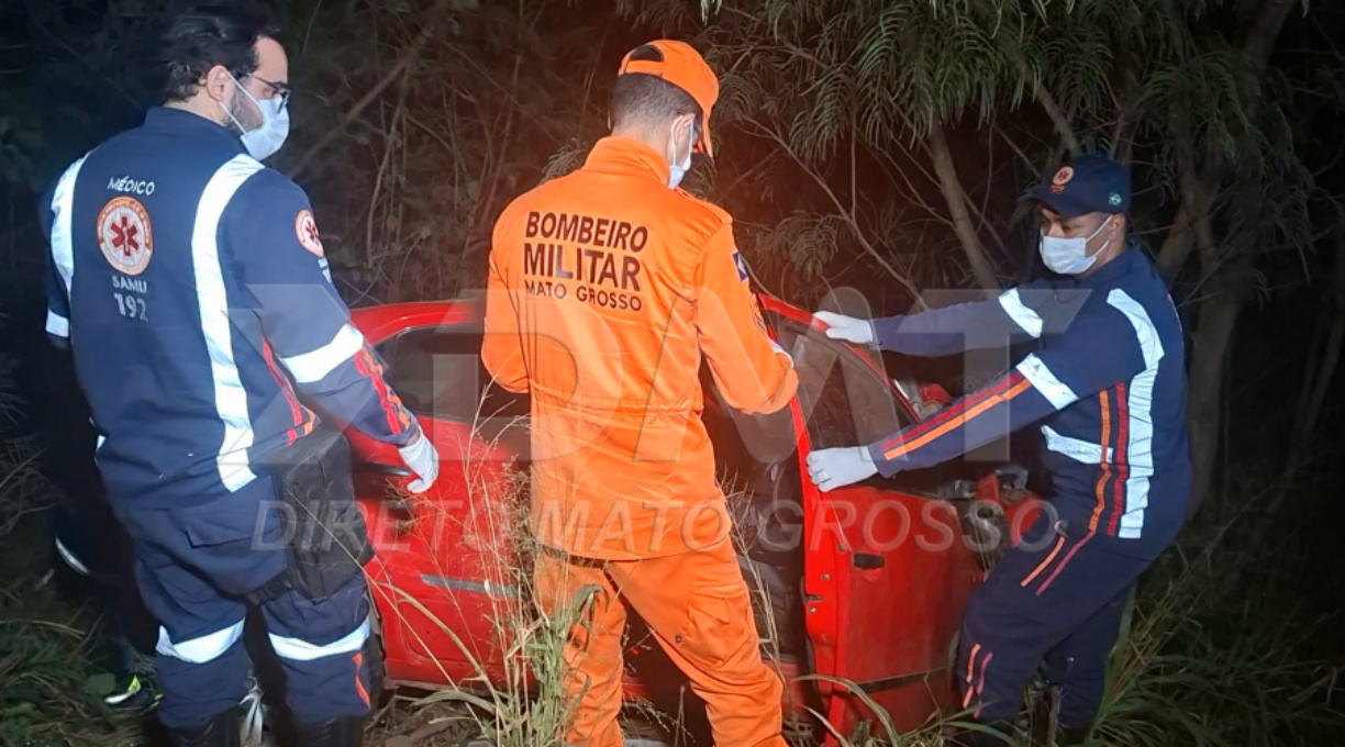 Morador da região de Pedra Preta morre preso as ferragens de automóvel após colidir frontalmente com carreta na BR-364 1 Morador da região de Pedra Preta morre preso as ferragens de automóvel após colidir frontalmente com carreta na BR-364 1