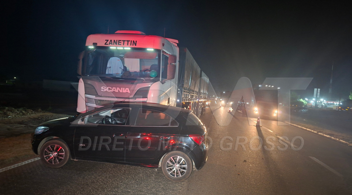 Casal passa por grande susto ao ter carro atingido por uma carreta na BR-364, em Rondonópolis 1 Casal passa por grande susto ao ter carro atingido por uma carreta na BR-364, em Rondonópolis 1