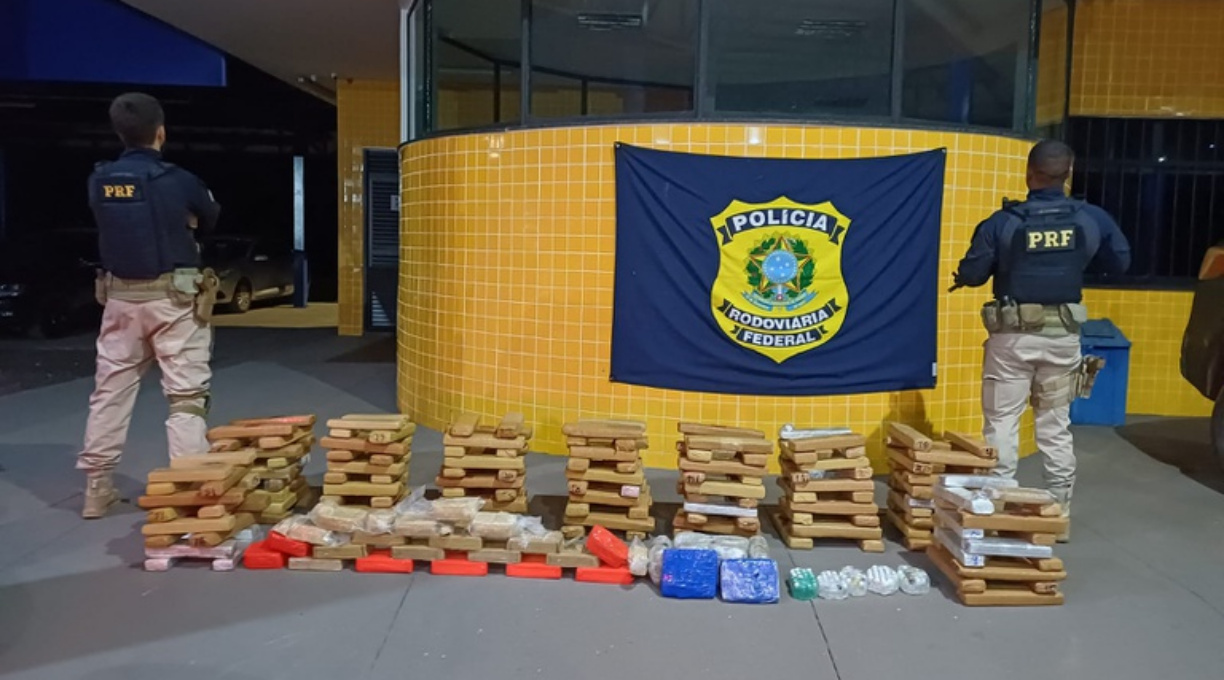 PRF apreende drogas e recupera veículo roubado durante a Operação Fronteira em Barra do Garças 1